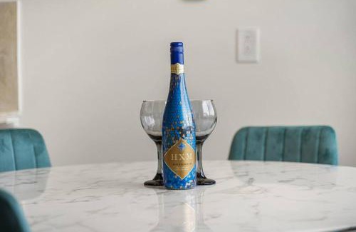 Pacifica Apartamento | Charming 2Bedroom 1Bathroom with Breathtaking Mountain, Sunset and Ocean Views