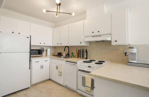 Pacifica Apartamento | Charming 2Bedroom 1Bathroom with Breathtaking Mountain, Sunset and Ocean Views
