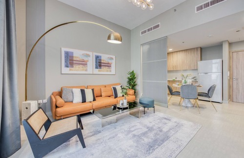 Dubai Apartamento | Charming 2BR at Rawda Parkview Town Square by Deluxe Holiday Homes