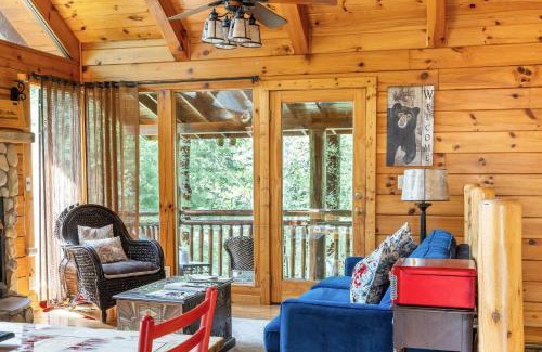 Sevierville Chalet De Esquí | Charming 2BR Cabin with Hot Tub & Mountain Views