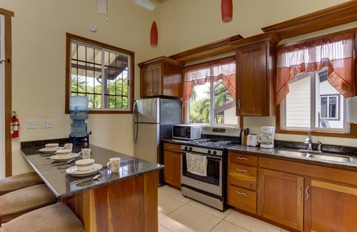 Placencia Cabaña | Charming 2BR Casita Great Price & Great Location