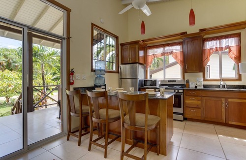 Placencia Cabaña | Charming 2BR Casita Great Price & Great Location
