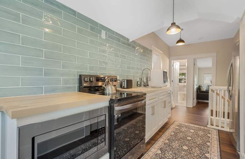 Greenwood Apartamento | Charming 2BR East Nash Duplex, Great Location!