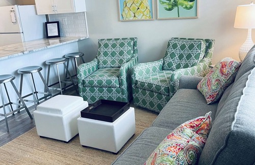 Stone Harbor Cabaña | Charming 2BR Front Cottage ~Pets Considered ~Pool