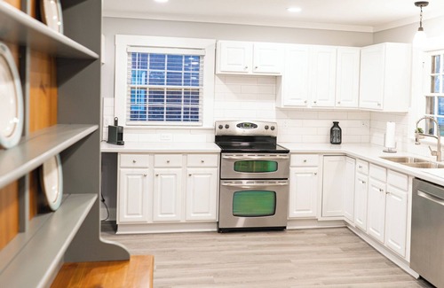 High Point Casa | Charming 2BR Guest House in Historic High Point – Walk to HPU, Museums & Dining!