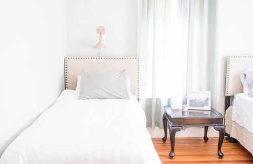 Hartford Apartamento | Charming 2BR in Hartford's Southwest Neighborhood