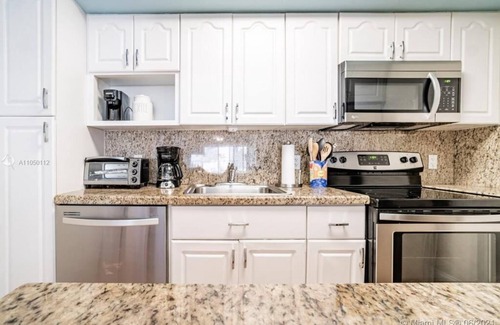 Key Biscayne Apartamento | Charming 2br with BEACH ACCESS and full amenities