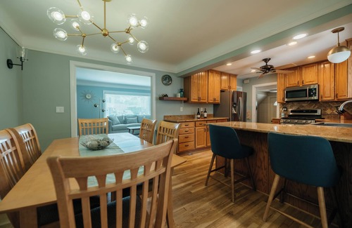 Grosse Pointe Casa | Charming 3-bedroom house with WiFi, AC in beautiful Grosse Pointe Park