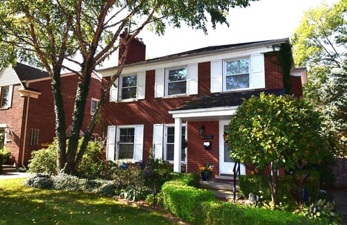 Grosse Pointe Apartamento | Charming 3-bedroom apartment in serene Grosse Pointe Park, close to lake