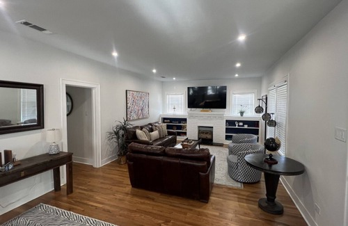 North Hi Mount Casa | Charming 3-bdrm , 2 bath, walk to Dickies Arena, Will Rogers, Museum or Omni