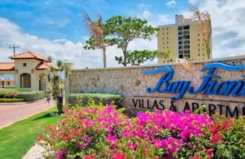 Portmore Apartamento | Charming 3-bed Apartment in Portmore With Pool