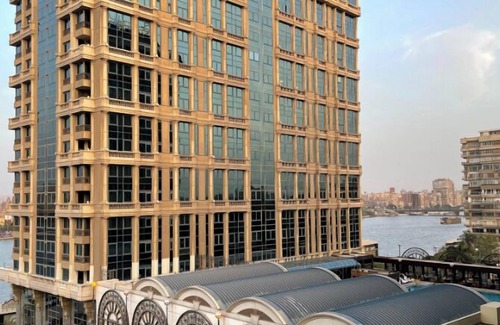 Cairo Apartamento | Charming 3-bedroom apartment with Nile view, AC and WiFi in Giza Governorate