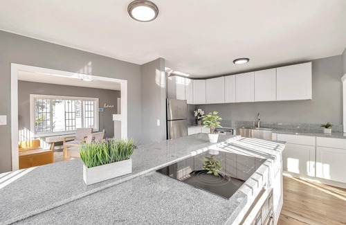 Oakland Casa | Charming 3-Bed Oakland Home: Modern Comforts & Style