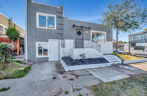 Oakland Casa | Charming 3-Bed Oakland Home: Modern Comforts & Style