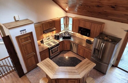 Canadensis Casa | Charming 3 bed Pocono Mountain Getaway