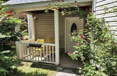 Canadensis Casa | Charming 3 bed Pocono Mountain Getaway