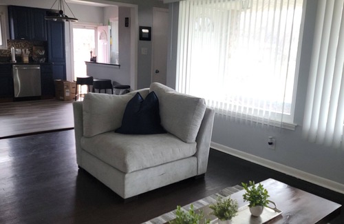 Clinton Township Casa | Charming 3-bedroom house with AC, WiFi in Clinton Township