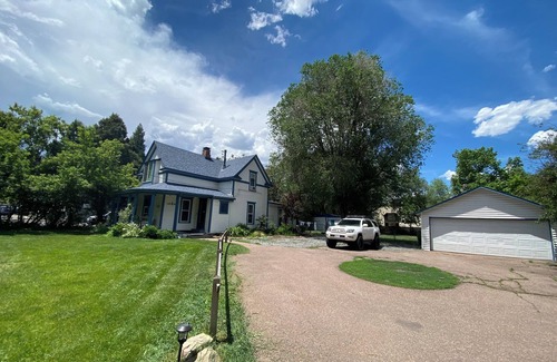 Southwest Colorado Springs Casa | Charming 3-bedroom historic home in fantastic Colorado Springs with AC, WiFi