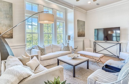 Cottage District Casa | Charming 3 Bedroom Park District Home with 6 Passenger Electric Cart and Private Pool