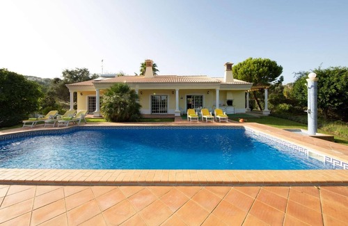 Boliqueime Villa | Villa de campo con piscina privada, césped + corto trayecto en auto a pueblo cercano