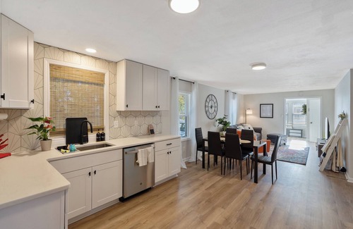 North Syracuse Casa | Charming 3-bedroom house in North Syracuse