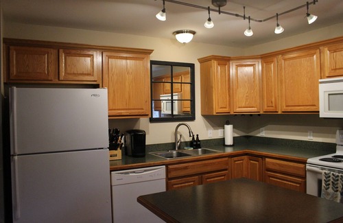 Staffordsville Casa | Charming 3-bedroom house on Walker Creek close to VT and R.U.