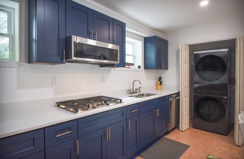 Northeast Virginia Beach Casa | Charming 3-bedroom with Luxury Bathroom and Designated Office Space