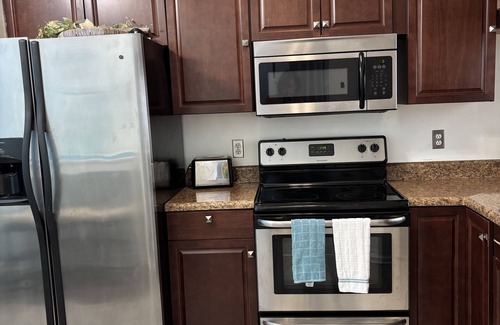 Virginia Beach Casa | Charming 3-bedroom townhome in fabulous Virginia Beach with WiFi, AC