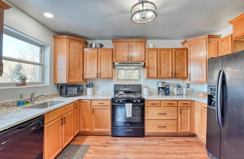Cripple Creek Casa | Charming 3-bedroom house with hot tub and WiFi in awesome Cripple Creek