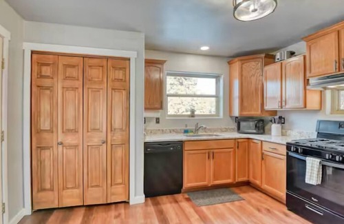 Cripple Creek Casa | Charming 3-bedroom house with hot tub and WiFi in awesome Cripple Creek