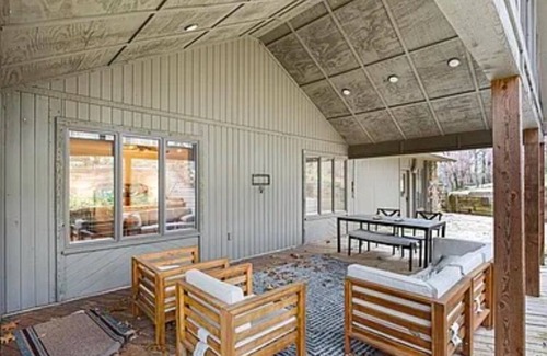 Eden Isle Casa | Charming 3-bedroom house with WiFi and AC blocks from the Eden Isle Marina!
