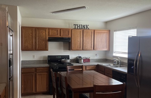 Missouri City Casa | Charming 3-bedroom house in Missouri City with WiFi access