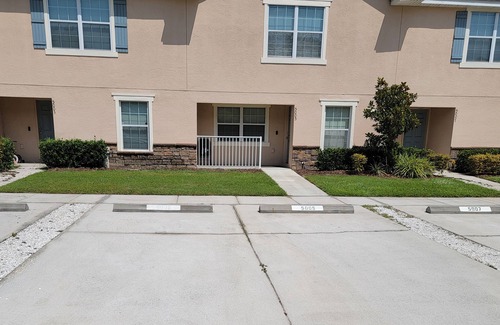 Saddlebrook Village West Casa | Charming 3-bedroom townhome with WiFi, AC in wonderful Wesley Chapel