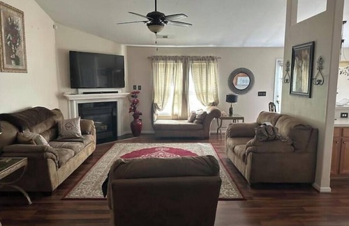 Winston - Salem Casa | Charming 3-bedroom house in Winston-Salem with AC, WiFi