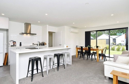 Woodend Casa | Charming 3-Bedroom, 2-Bathroom Home