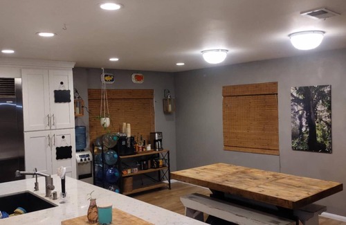 Camarillo Casa | Charming 3-bedroom 2 bath house in Camarillo with WiFi, AC, jacuzzi, fenced yard