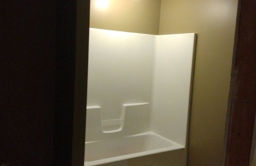 Blue Earth County Apartamento | Charming 3-bedroom apartment in lower level of home. Eagle Lake with AC, WiFi
