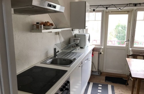 Bastad Apartamento | Charming 3-bedroom apartment close to the beach in central Båstad