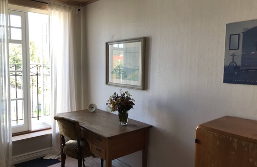 Bastad Apartamento | Charming 3-bedroom apartment close to the beach in central Båstad