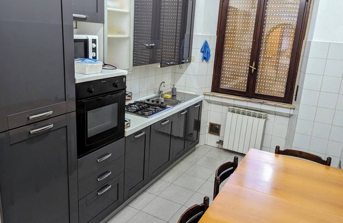 Saronno Apartamento | Charming 3-bedroom apartment with AC, WiFi at Saronno