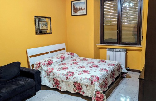 Saronno Apartamento | Charming 3-bedroom apartment with AC, WiFi at Saronno