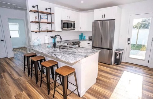 Palmetto Casa | Charming 3-bedroom Aqua Retreat with Patio and Fire Pit in Historic Palmetto.
