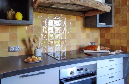 Pissotte Cabaña | Casa rural moderna para 6 personas con terraza, jardín y parking privado en Pissotte
