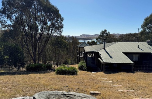 Bonnie Doon Casa | Charming 3-bedroom house in serene Bonnie Doon with lake views