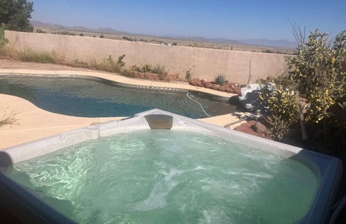 Sonoita Cama Y Desayuno | Charming 3-bedroom B&B with pool and jacuzzi in Enchanting Elgin