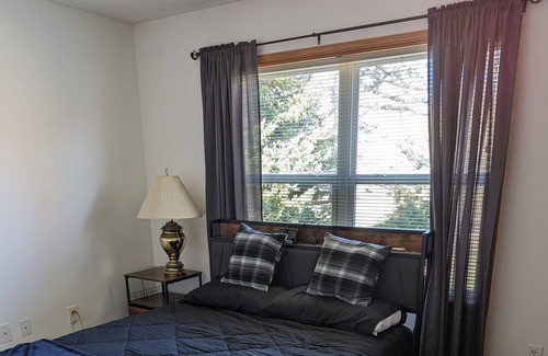 Harborcreek Casa | Charming 3-bedroom building in Harborcreek with WiFi, AC. Private and quiet