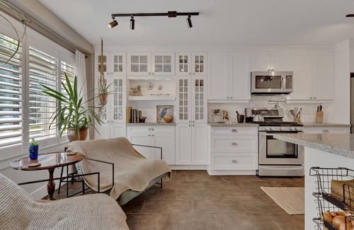 Barrie Casa | Charming 3-Bedroom Barrie House with patio & Backyard