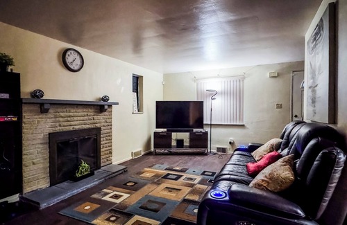 Penn Hills Casa | Charming 3-bedroom building with fitness room in fabulous Verona