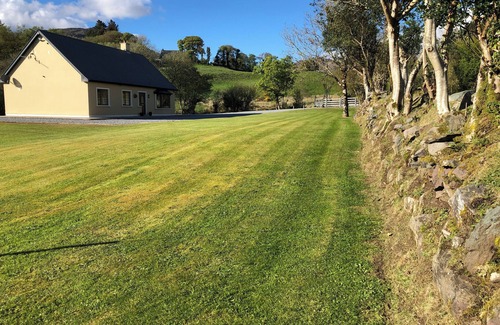 Kenmare Casa | Charming 3-bedroom bungalow in Kenmare with WiFi access