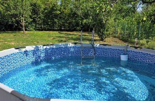 Inija Cabaña | Charming 3-bedroom cottage with AC, WiFi in delightful Čortanovci